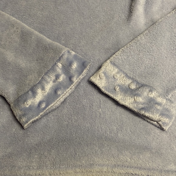Kim Rogers Sleepwear set. Classic & beautiful! 💕 Woman’s small. Periwinkle - Picture 5 of 10